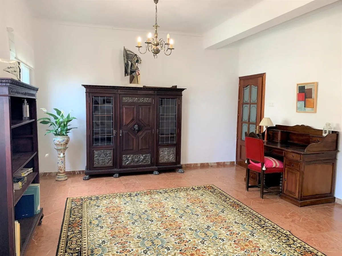 Wide And Traditional- 2Bd 1Bth- Gavidia Seville