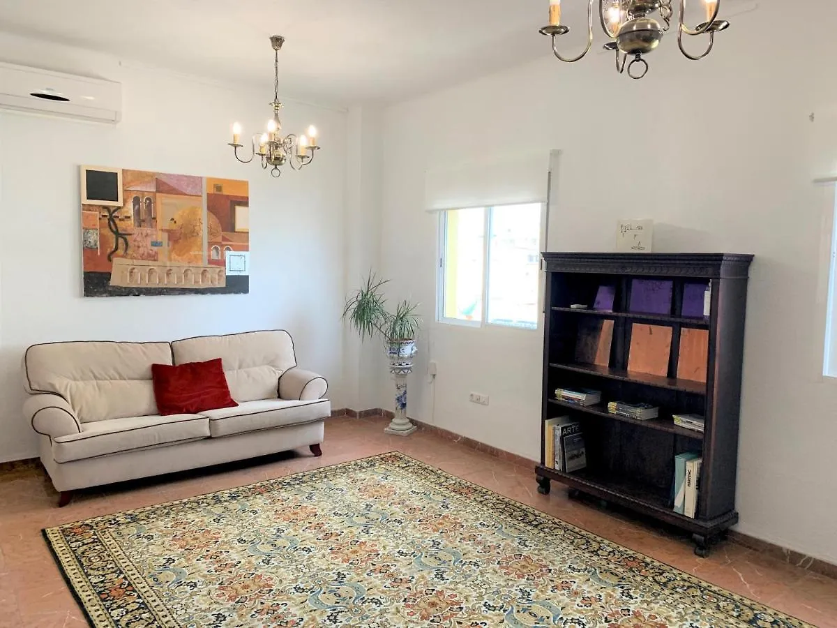 Wide And Traditional- 2Bd 1Bth- Gavidia Seville