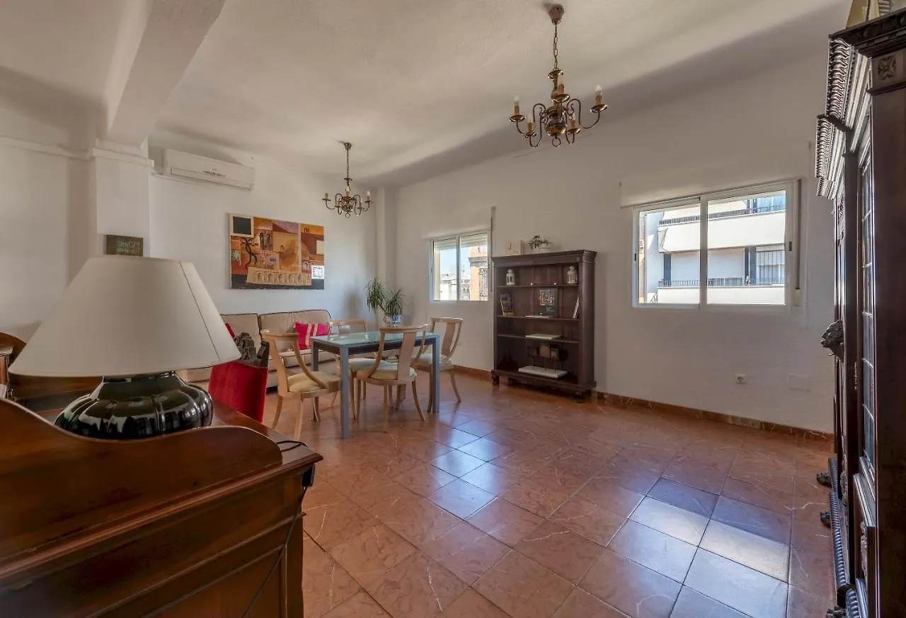 Apartment Wide And Traditional- 2Bd 1Bth- Gavidia Seville